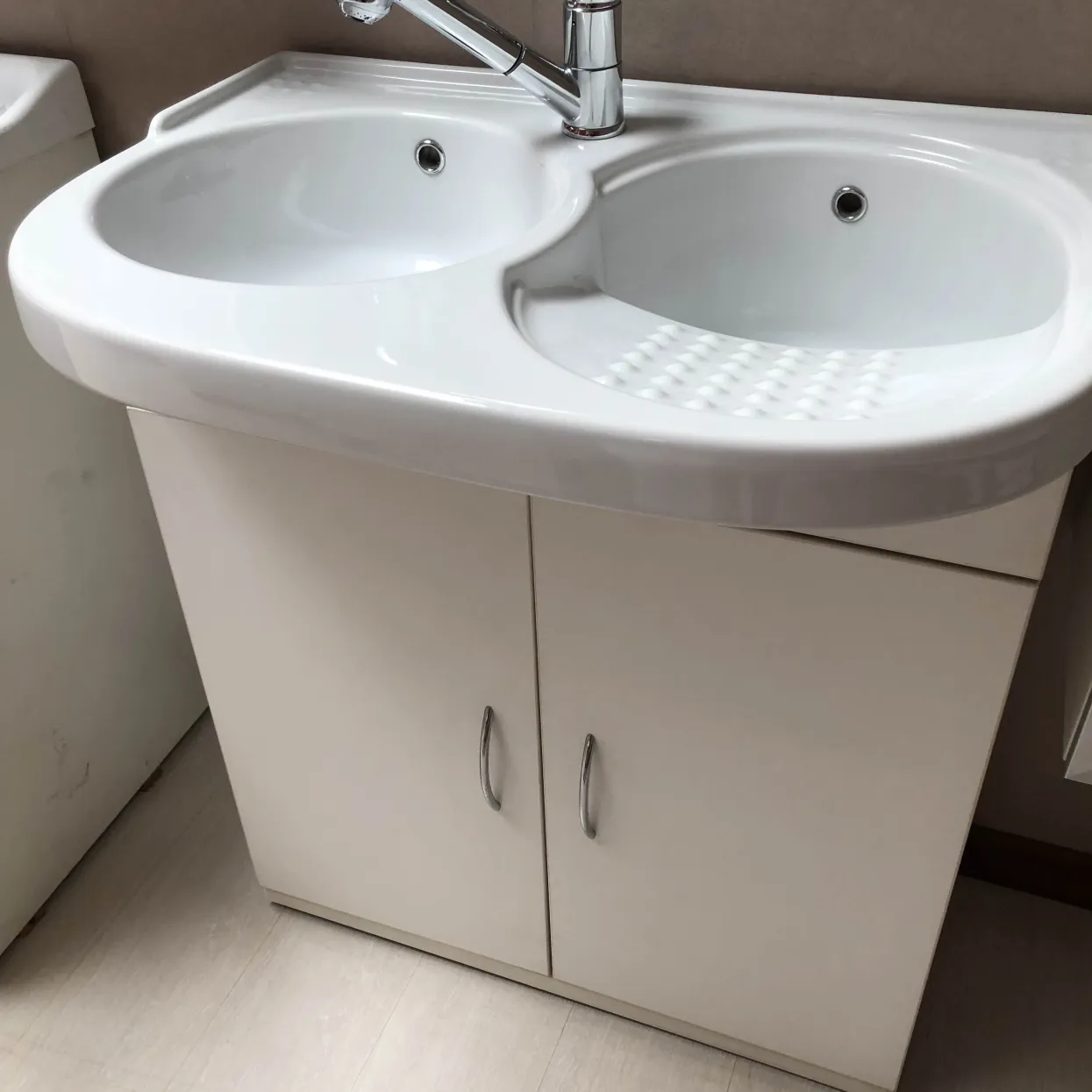 Mobile con doppio lavabo lavatoio Pellizzari Fratelli Gambellara 