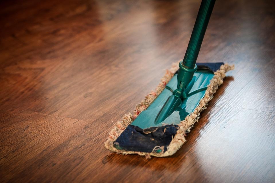 pulizia pavimenti a vicenza legno oliato e verniciato
