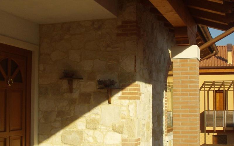 rivestimento esterno casa sasso pietra Vicenza