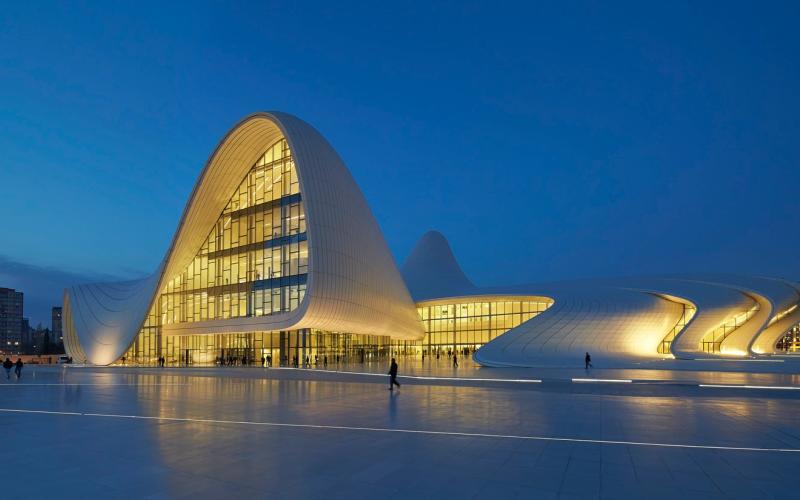 Heydar Aliyev Center, Architetto Zaha Hadid, Baku