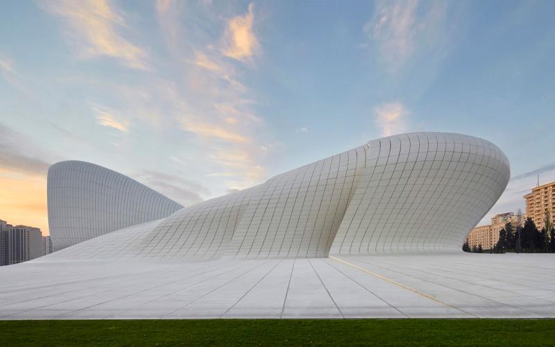 Heydar Aliyev Center, Architetto Zaha Hadid, Baku