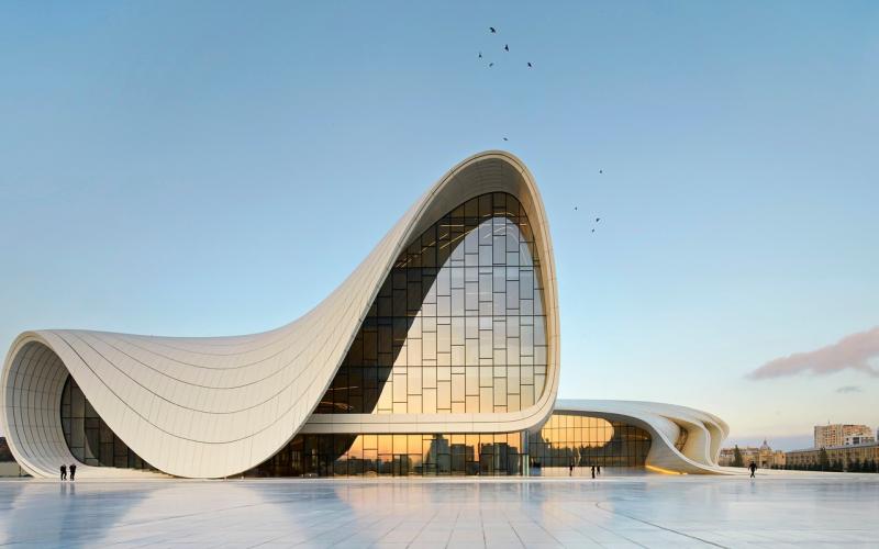 Heydar Aliyev Center, Architetto Zaha Hadid, Baku