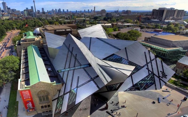 Royal Ontario Museum a Toronto, Canada progettato dallo Studio Daniel Libeskind (2007)