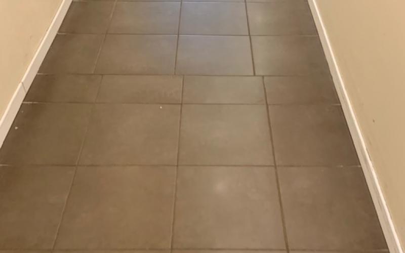Badly laid tiles: misaligned joints