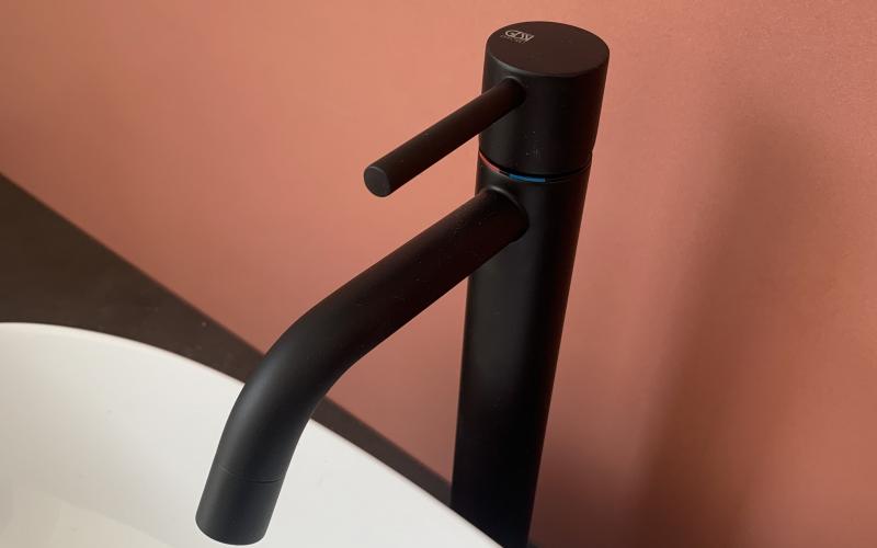 Black taps for modern bathrooms in Vicenza