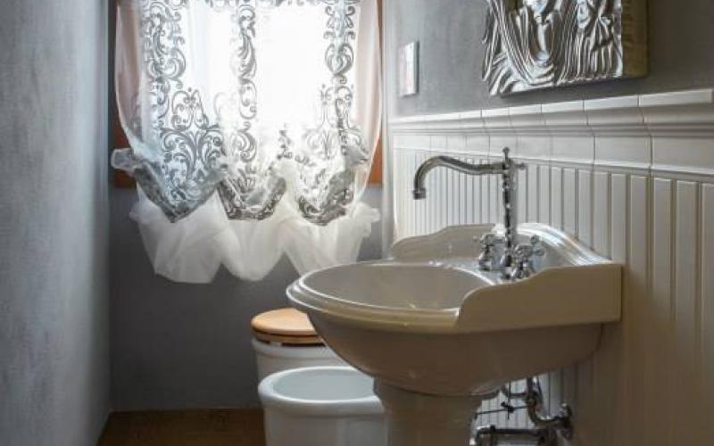 English style washbasin made in Brendola, Vicenza
