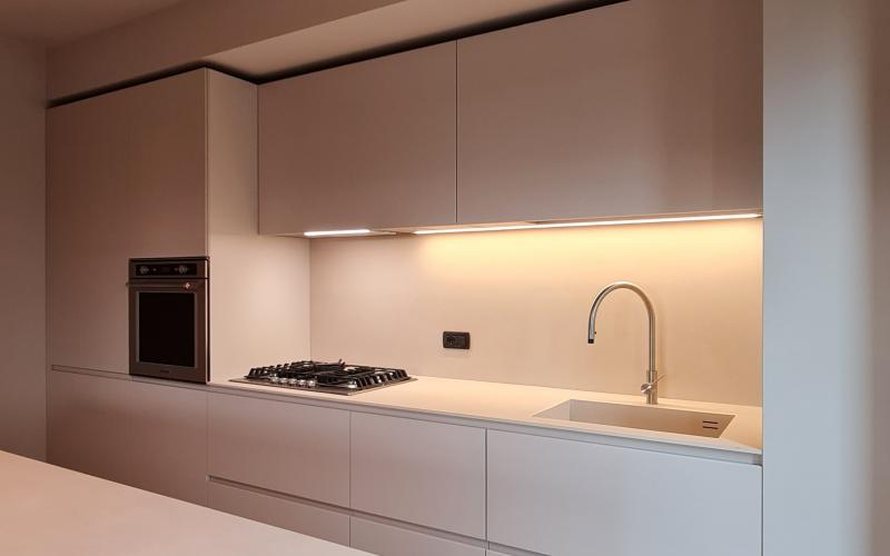 cucina bianca moderna arredamento illuminazione Vicenza