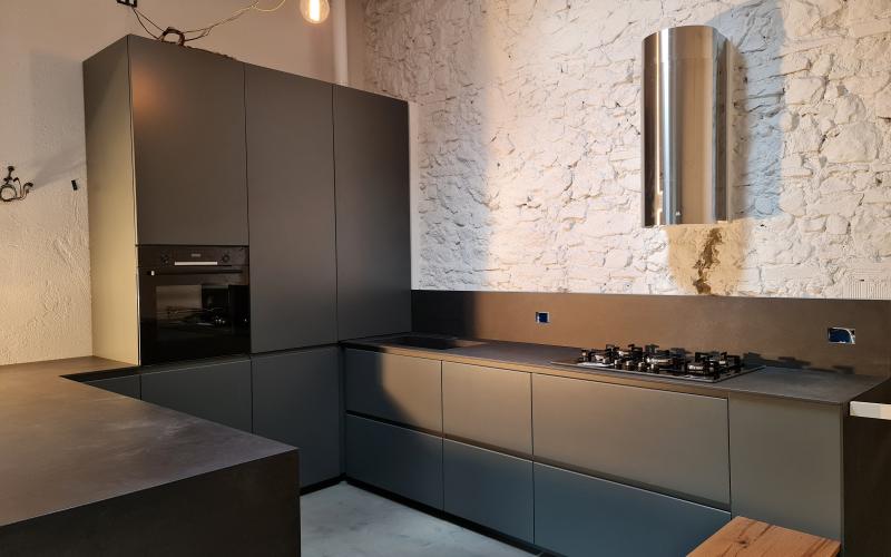 Custom-made modern kitchen in Verona