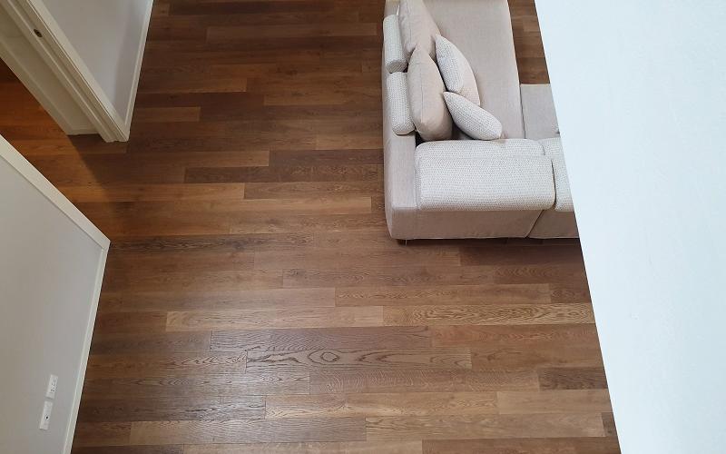 Pavimento in legno a Vicenza nel soggiorno