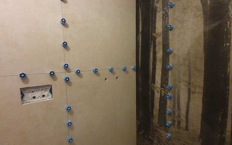 Piastrelle grandi decorate in doccia, Vicenza