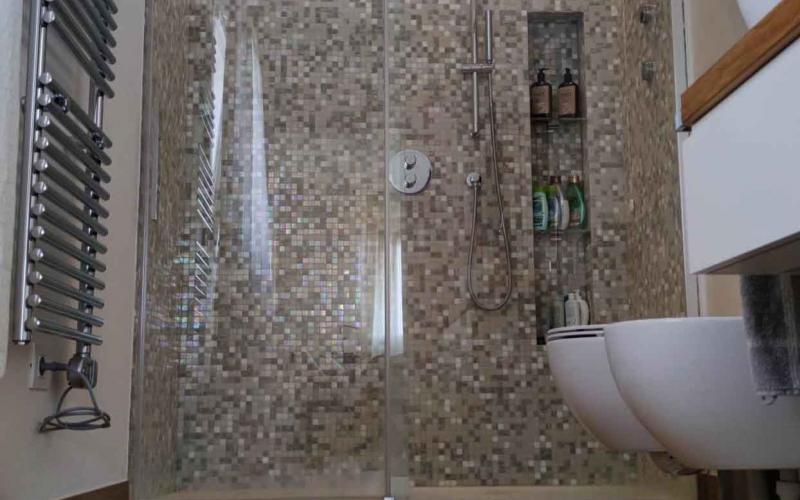 Large shower covered in mosaic Vicenza 