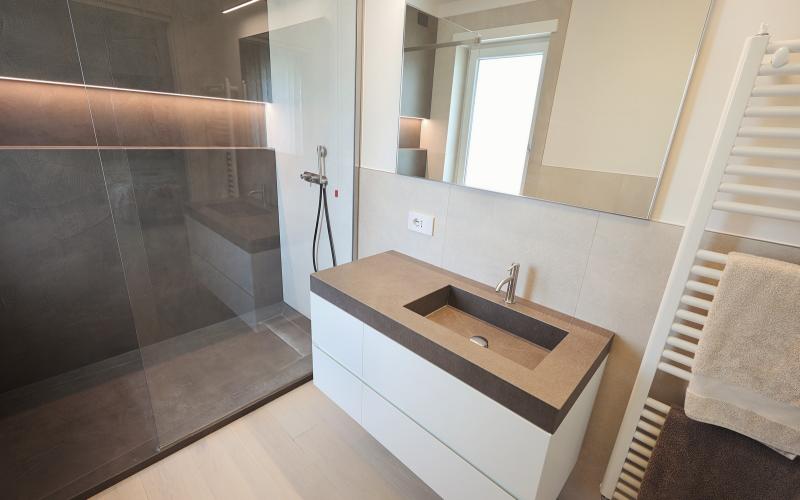 lavabo bagno integrato in gres Vicenza