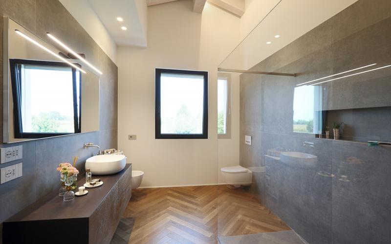 Modern bathroom in the bedroom in Vicenza