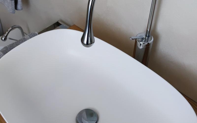 Large washbasin for modern bathroom Vicenza