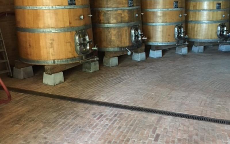 pavimento mattone per cantina vinicola