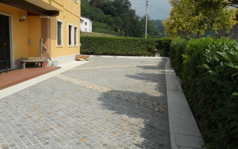 pavimento esterno in porfido pietra e ciottolo a Vicenza