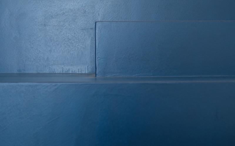 scala interna in resina blu