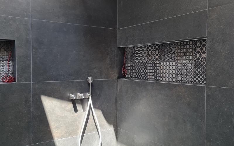 bathroom dark tiles stoneware cementine Vicenza