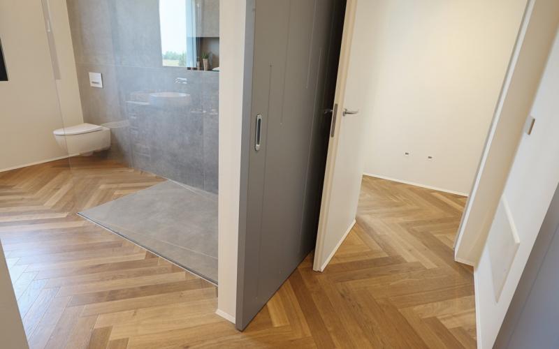 Wooden floor in bathroom Vicenza