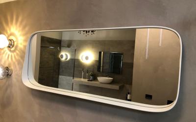 Specchio con cornice in corian