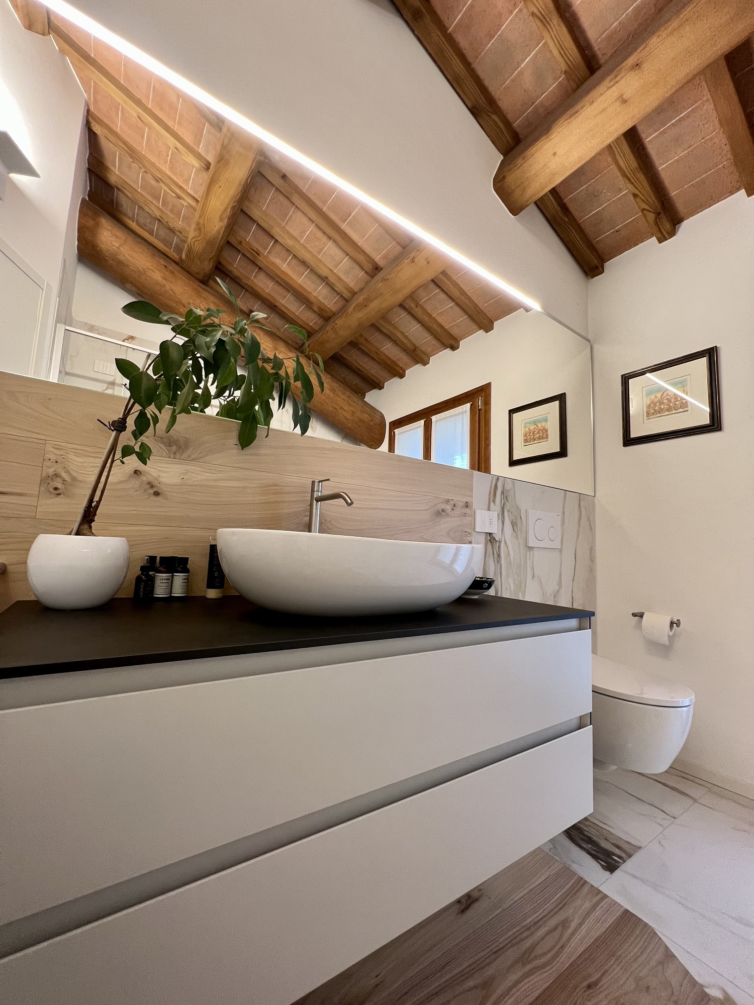 bagno pavimenti arredi