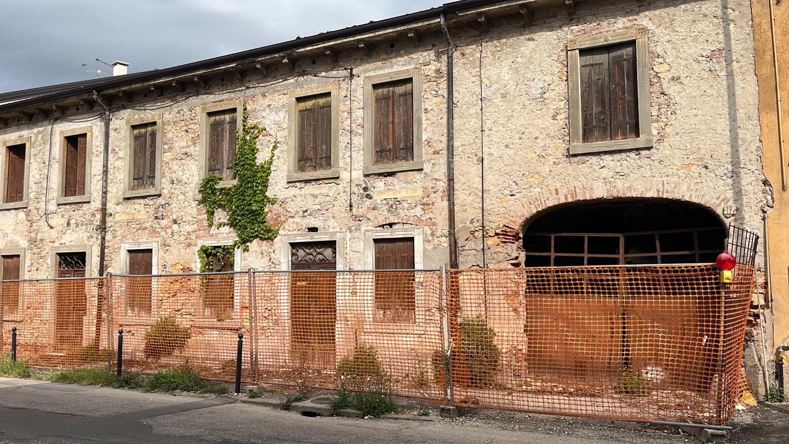 casa prima della ristrutturazione