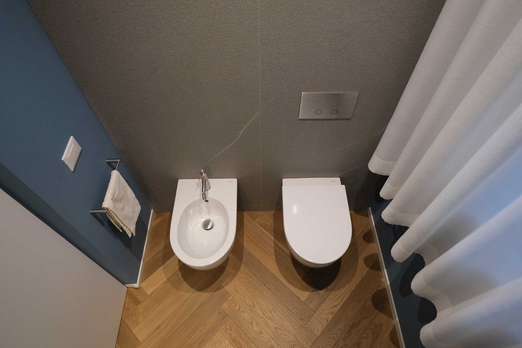 arredamento bagno gres e legno