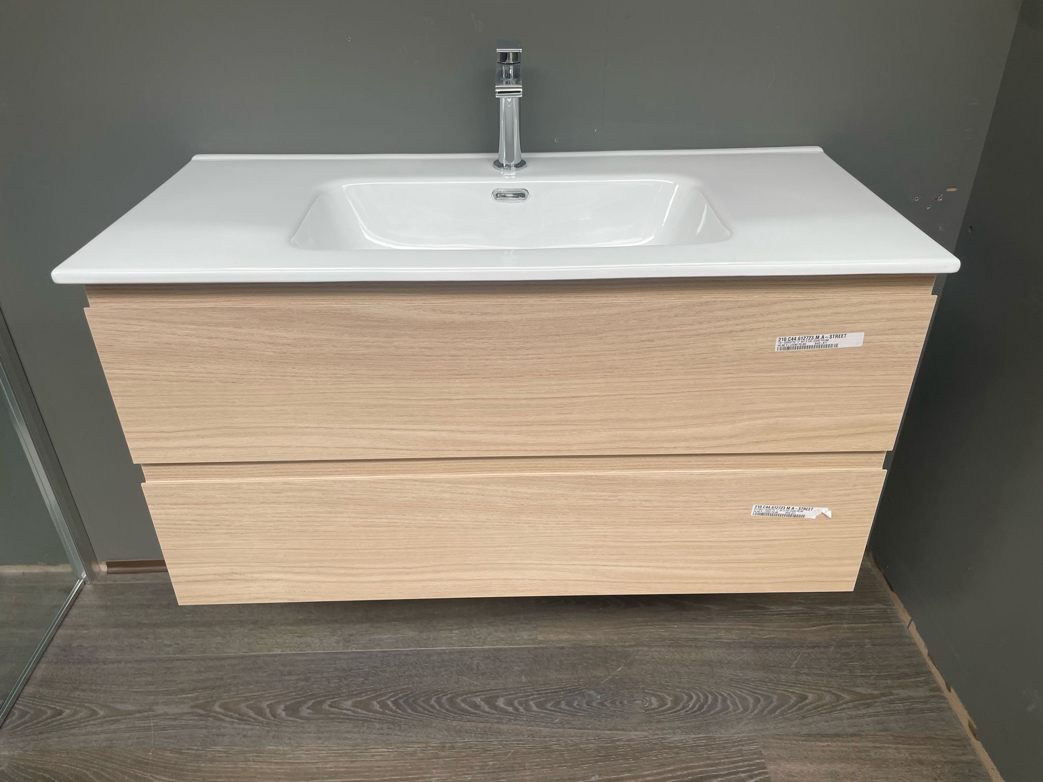 mobile bagno in legno