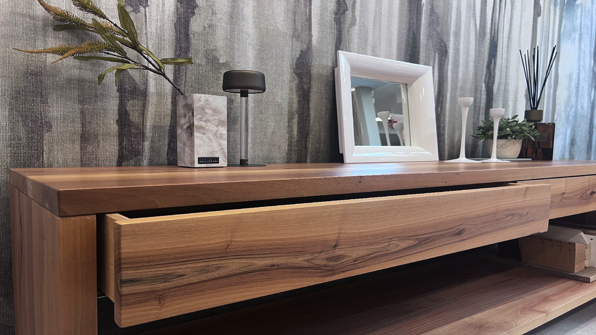 mobile in legno prezzo outlet