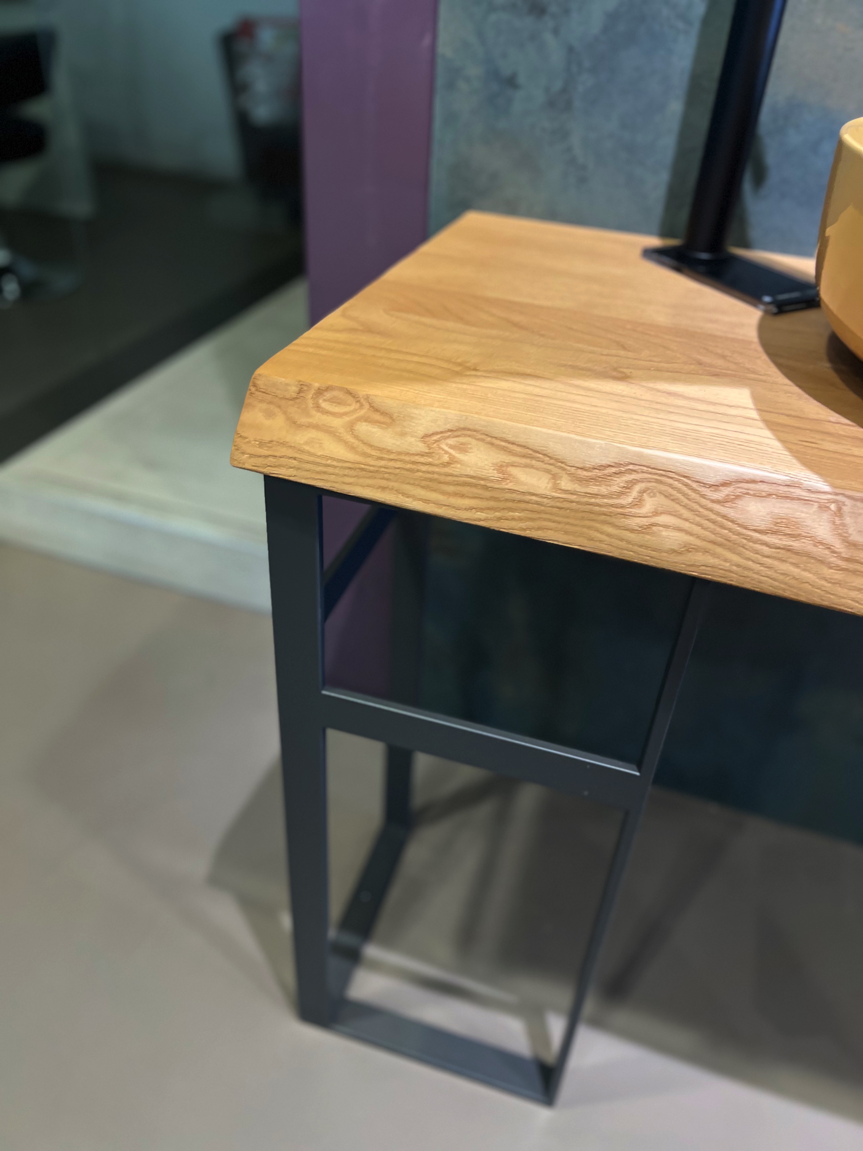 Arredo bagno mensola legno catino specchio giallo prezzi