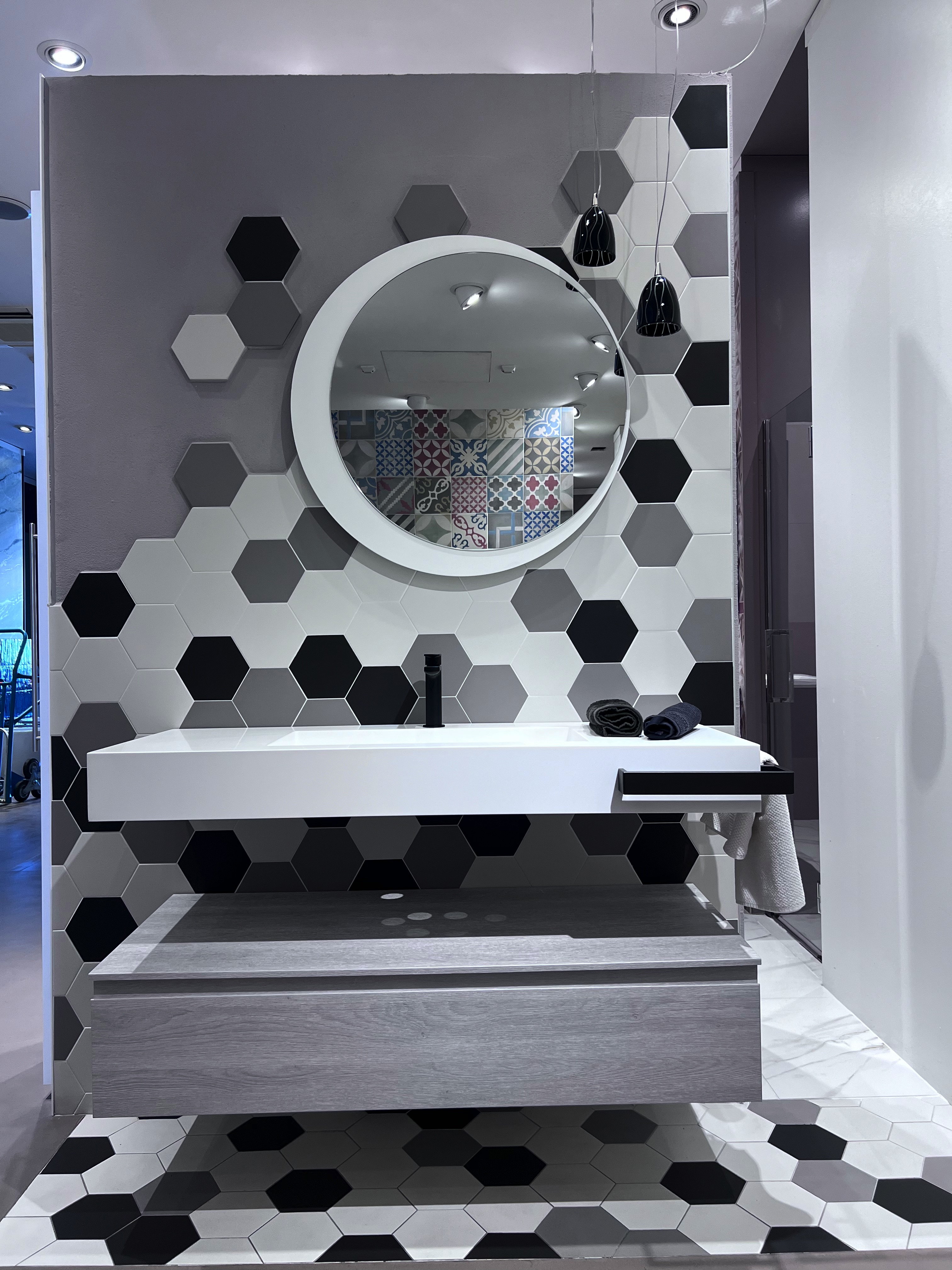 mobile bagno e specchio prezzo outlet