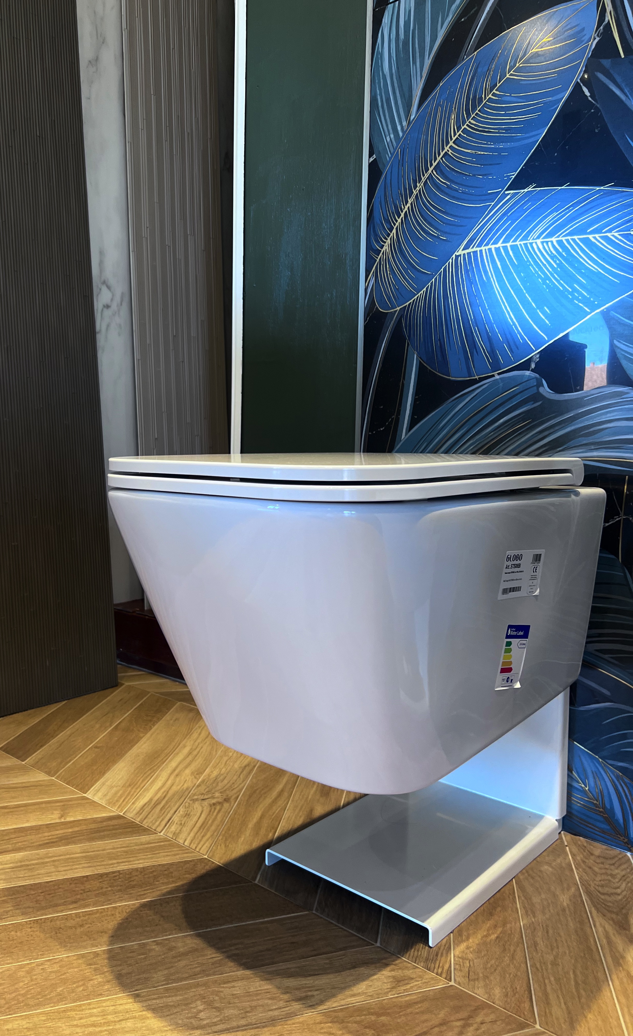 sanitari sospesi lucidi globo