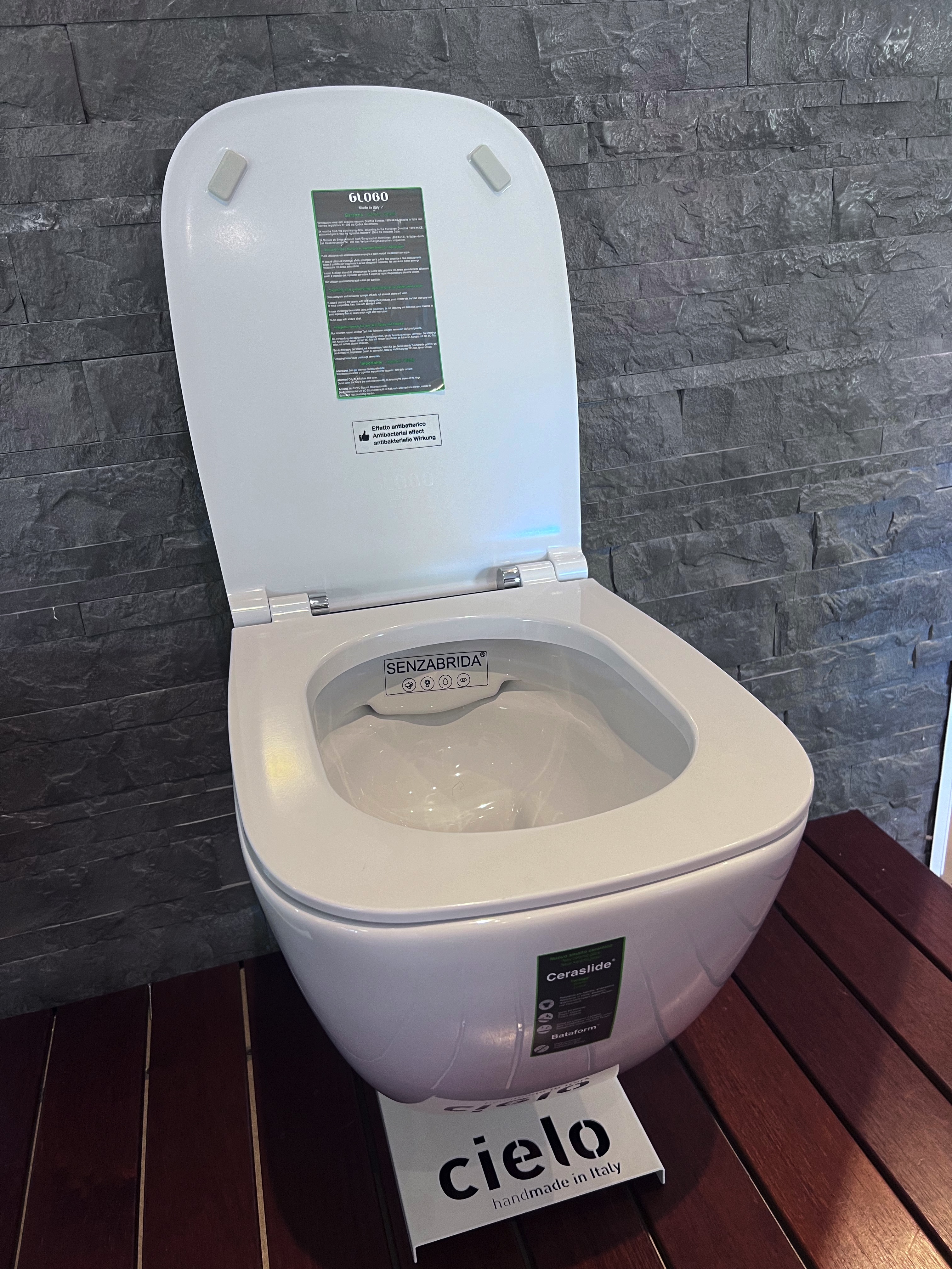 Sanitari lucidi globo sospesi prezzi