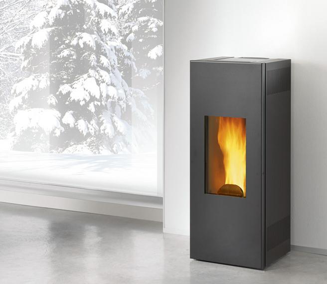 Stufa a pellet Caminetti Montegrappa mod. IRON - 6 kW ad aria calda ventilata € 1.255,00 i.c