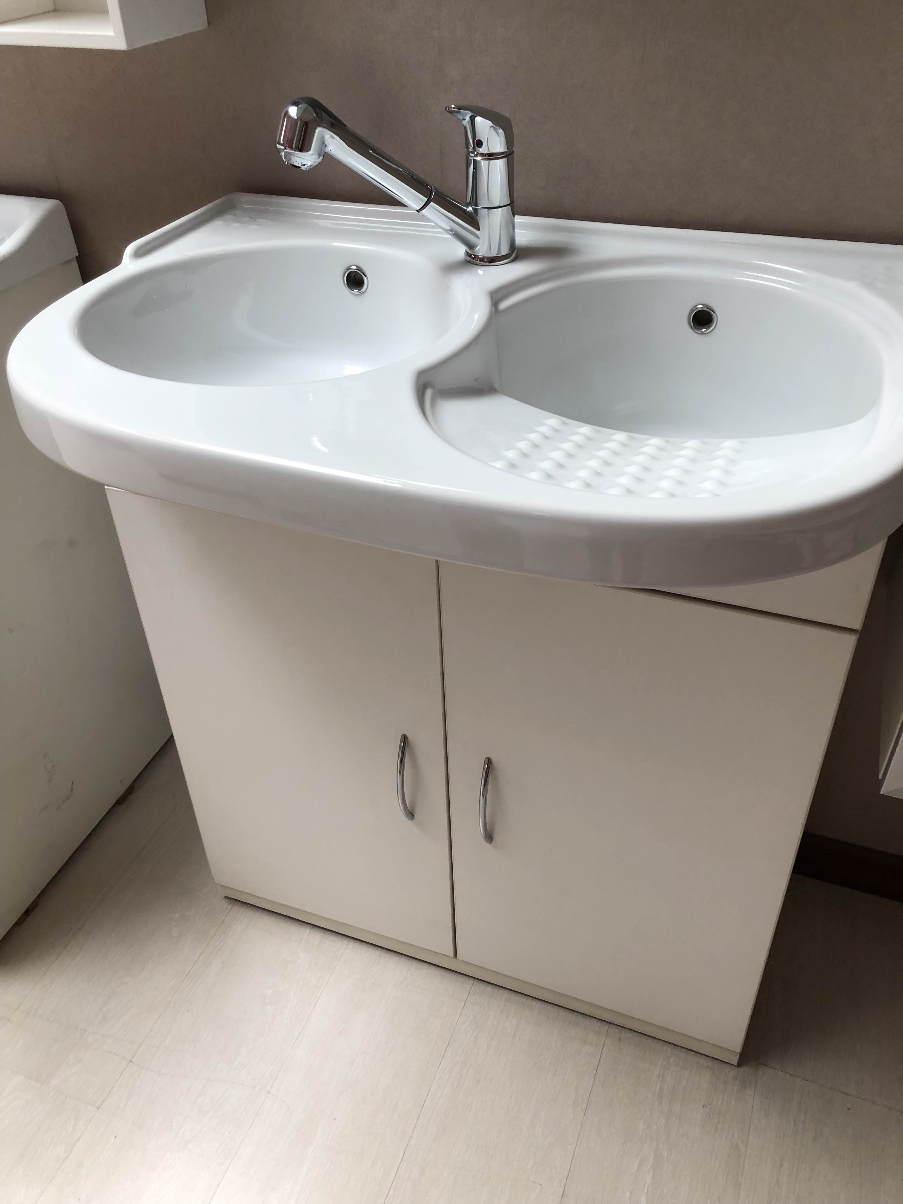 Mobile con doppio lavabo lavatoio Pellizzari Fratelli Gambellara 