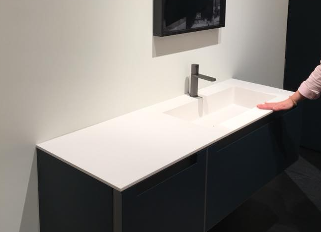 piano in corian lavabo squadrato nel ns negozio