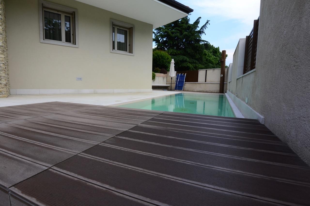 decking esterno legno pavimento piscina Vicenza