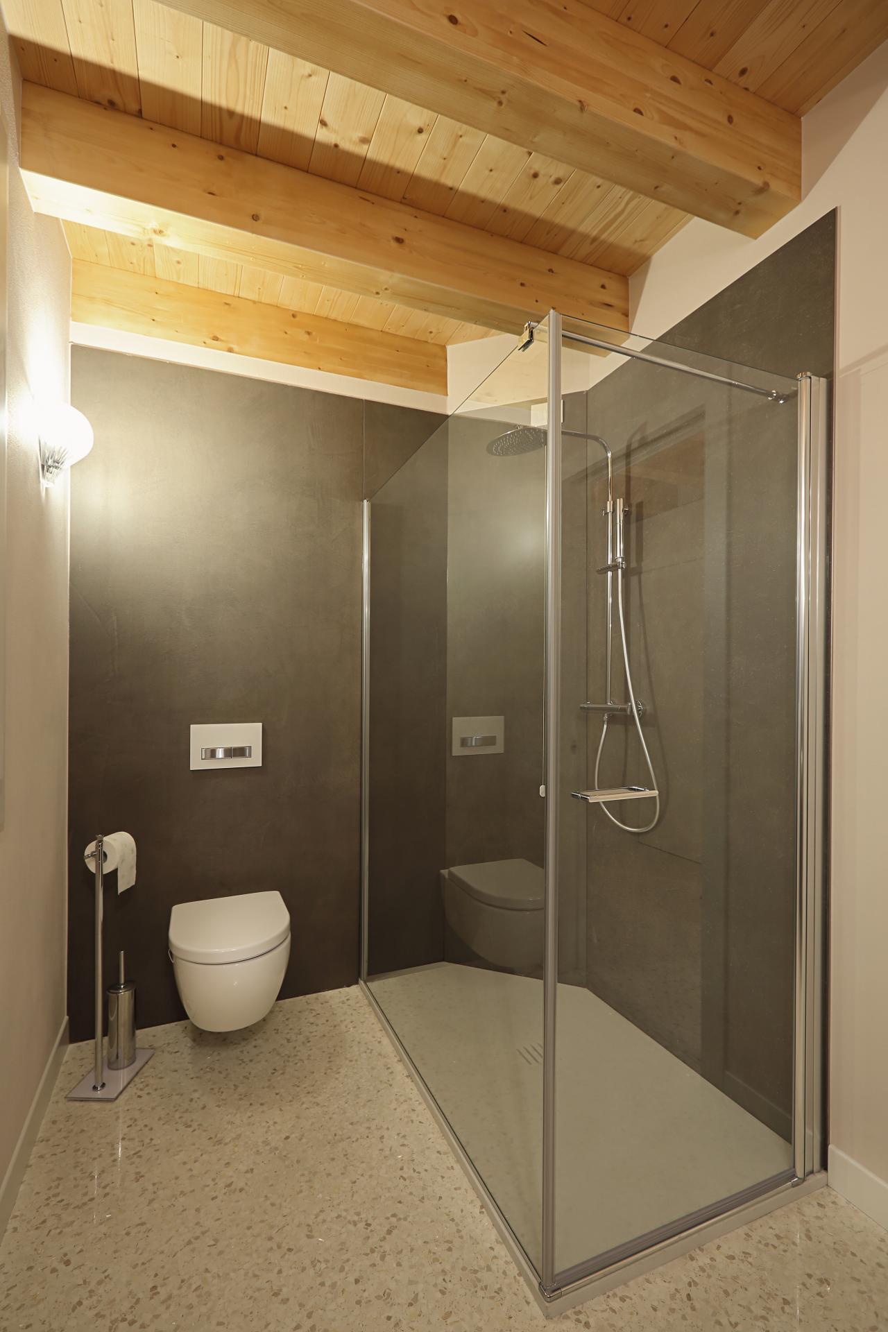 bagno doccia piastrelle