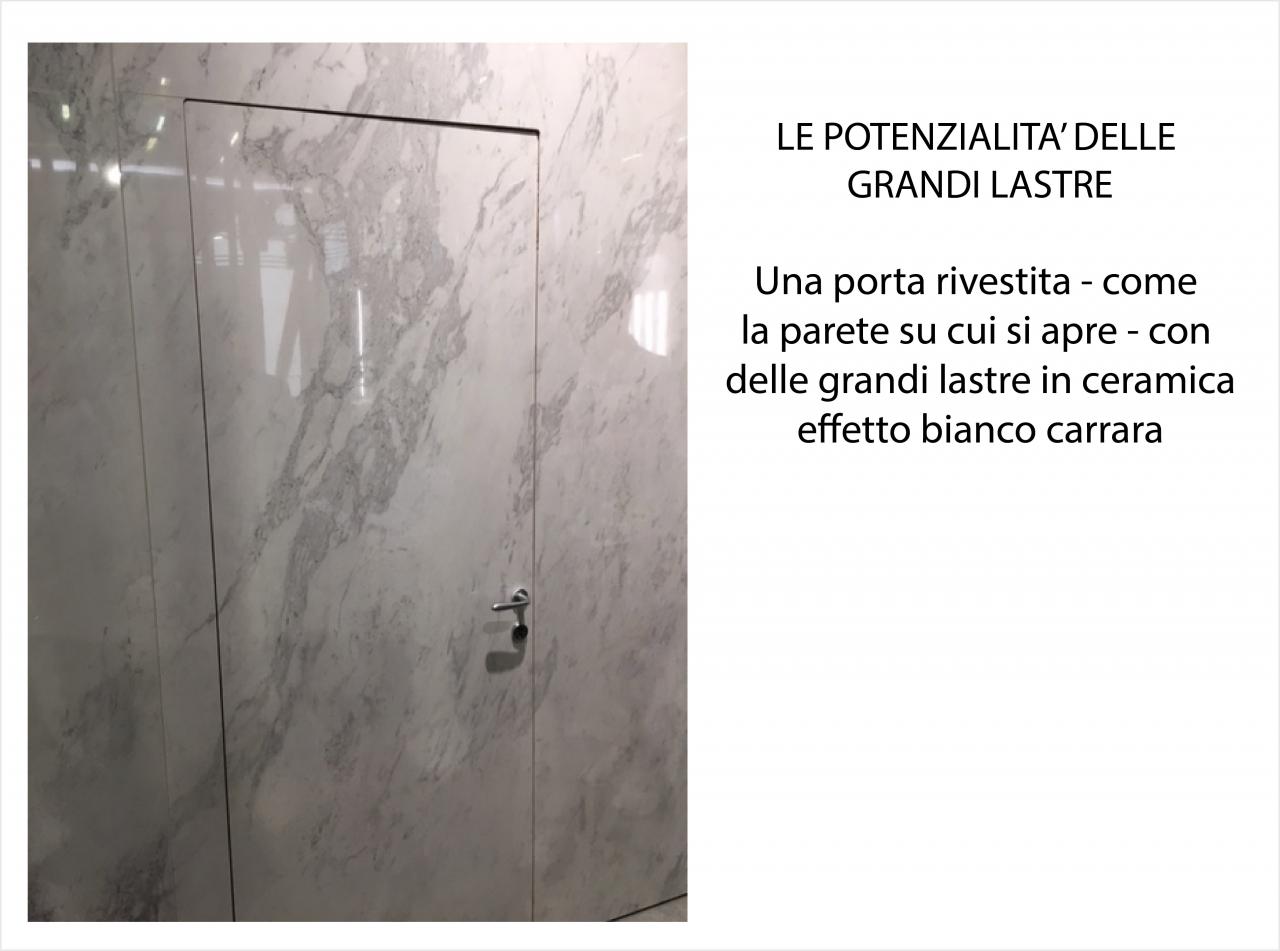 Porta rivestita con grandi lastre in ceramica